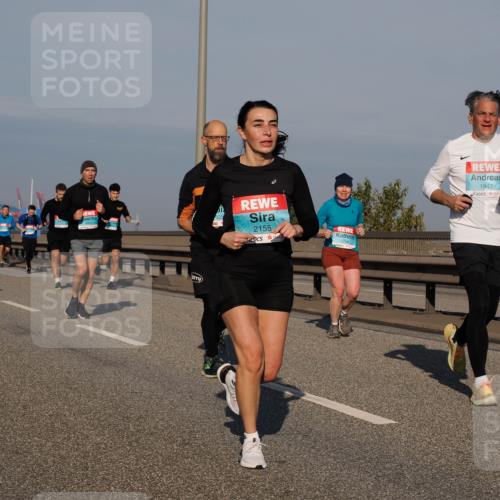 03.10.2025 - Köhlbrandbrückenlauf Fabian Wolf http://msf.ph/oto/9046164 03.10.2025 09:58:19 Position 3 2155, 1754, 1947 meine-sportfotos.de
