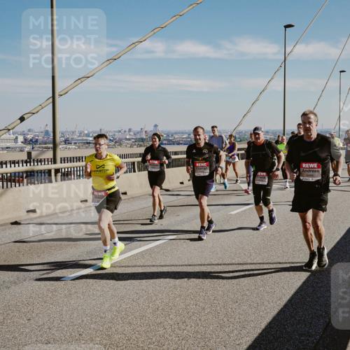 03.10.2025 - Köhlbrandbrückenlauf Michael Burmester http://msf.ph/oto/9046168 03.10.2025 12:28:40 Position 1 6466, 1 meine-sportfotos.de