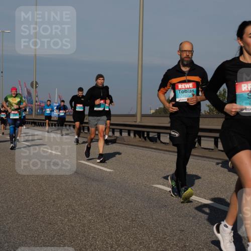 03.10.2025 - Köhlbrandbrückenlauf Fabian Wolf http://msf.ph/oto/9046172 03.10.2025 09:58:20 Position 3 1925, 2155 meine-sportfotos.de