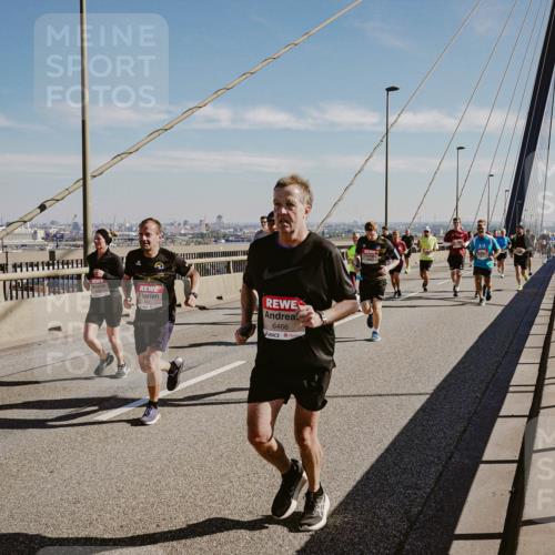 03.10.2025 - Köhlbrandbrückenlauf Michael Burmester http://msf.ph/oto/9046187 03.10.2025 12:28:41 Position 1 4431, 6466 meine-sportfotos.de