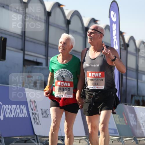 03.10.2025 - Köhlbrandbrückenlauf Luisa Fischer http://msf.ph/oto/9046207 03.10.2025 13:48:08 Ziel 6164, 6165 meine-sportfotos.de
