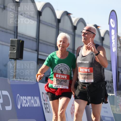 03.10.2025 - Köhlbrandbrückenlauf Luisa Fischer http://msf.ph/oto/9046214 03.10.2025 13:48:08 Ziel 6164, 6165 meine-sportfotos.de