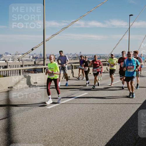 03.10.2025 - Köhlbrandbrückenlauf Michael Burmester http://msf.ph/oto/9046240 03.10.2025 12:28:44 Position 1  meine-sportfotos.de