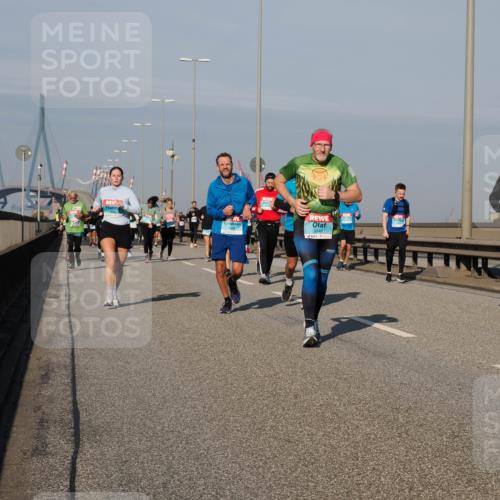 03.10.2025 - Köhlbrandbrückenlauf Fabian Wolf http://msf.ph/oto/9046256 03.10.2025 09:58:23 Position 3 2448, 3348 meine-sportfotos.de