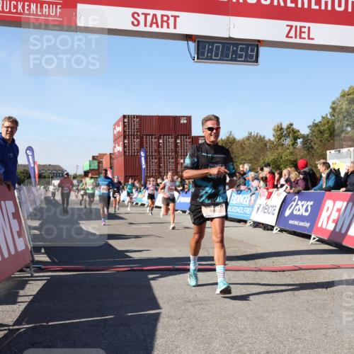 03.10.2025 - Köhlbrandbrückenlauf Lena Gebhardt http://msf.ph/oto/9046259 03.10.2025 13:01:54 Ziel 4025, 4118, 4162, 4206, 4258, 4543, 5671, 5692, 5703, 5718, 5739, 6235 meine-sportfotos.de
