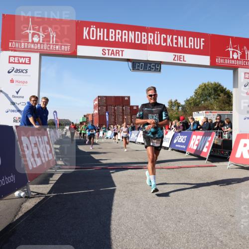 03.10.2025 - Köhlbrandbrückenlauf Lena Gebhardt http://msf.ph/oto/9046266 03.10.2025 13:01:54 Ziel 4025, 4118, 4162, 4206, 4258, 4543, 5671, 5692, 5703, 5718, 5739, 6235 meine-sportfotos.de