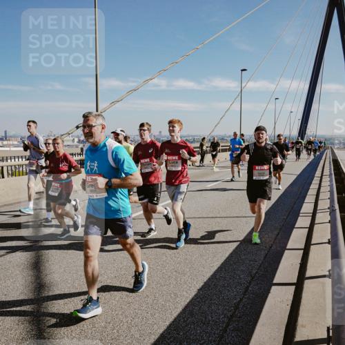 03.10.2025 - Köhlbrandbrückenlauf Michael Burmester http://msf.ph/oto/9046273 03.10.2025 12:28:46 Position 1 44141, 6535 meine-sportfotos.de