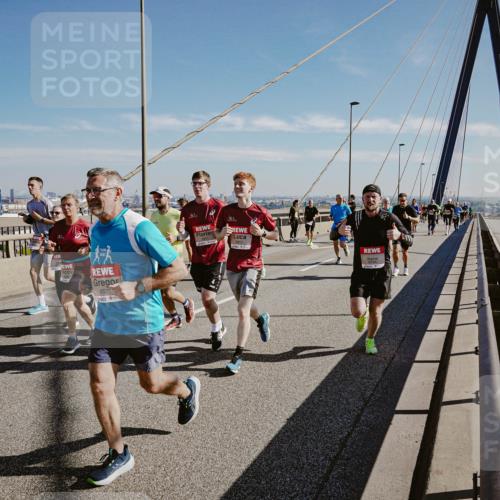 03.10.2025 - Köhlbrandbrückenlauf Michael Burmester http://msf.ph/oto/9046276 03.10.2025 12:28:46 Position 1 6535 meine-sportfotos.de