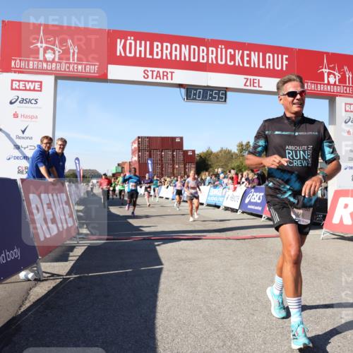 03.10.2025 - Köhlbrandbrückenlauf Lena Gebhardt http://msf.ph/oto/9046277 03.10.2025 13:01:55 Ziel 4025, 4118, 4162, 4206, 4258, 4543, 4907, 5671, 5692, 5703, 5718, 5739, 6235 meine-sportfotos.de