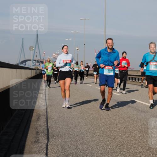 03.10.2025 - Köhlbrandbrückenlauf Fabian Wolf http://msf.ph/oto/9046300 03.10.2025 09:58:25 Position 3 2448, 3229, 25, 33 meine-sportfotos.de
