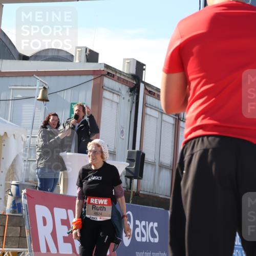 03.10.2025 - Köhlbrandbrückenlauf Luisa Fischer http://msf.ph/oto/9046303 03.10.2025 13:48:20 Ziel 4824, 5735, 6164, 6165 meine-sportfotos.de