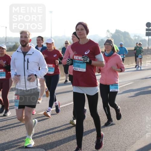03.10.2025 - Köhlbrandbrückenlauf Lena Gebhardt http://msf.ph/oto/9046307 03.10.2025 09:28:12 Position 1 2725, 27, 2012, 1546 meine-sportfotos.de
