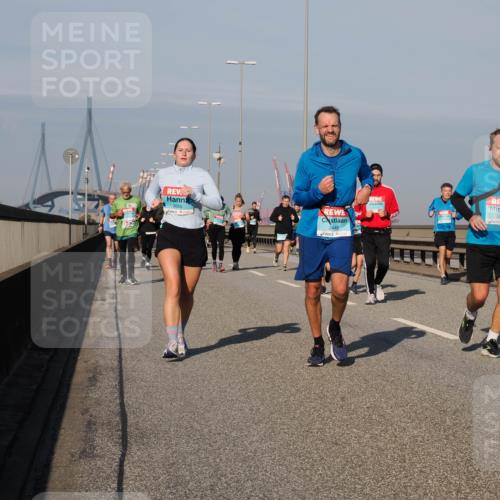 03.10.2025 - Köhlbrandbrückenlauf Fabian Wolf http://msf.ph/oto/9046310 03.10.2025 09:58:25 Position 3 3668, 2448, 3229 meine-sportfotos.de