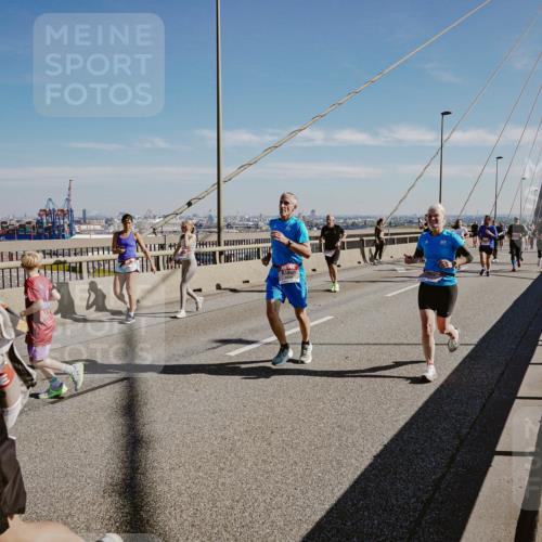 03.10.2025 - Köhlbrandbrückenlauf Michael Burmester http://msf.ph/oto/9046322 03.10.2025 12:28:49 Position 1  meine-sportfotos.de