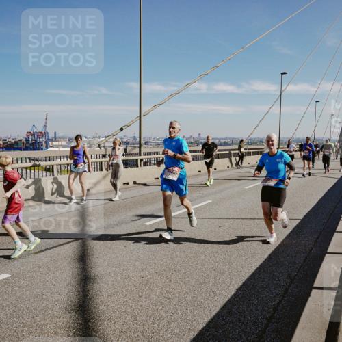 03.10.2025 - Köhlbrandbrückenlauf Michael Burmester http://msf.ph/oto/9046325 03.10.2025 12:28:49 Position 1  meine-sportfotos.de