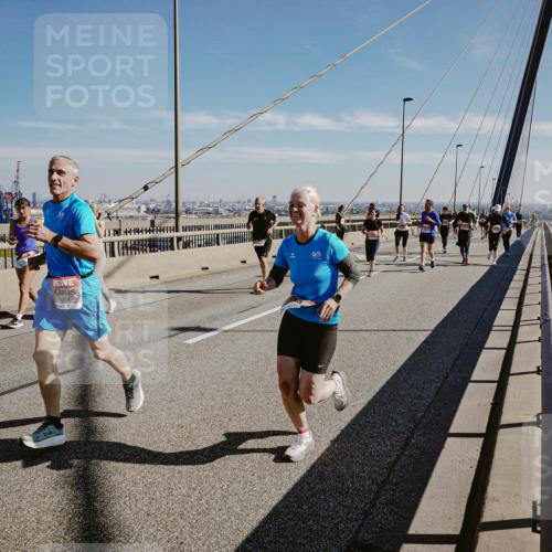 03.10.2025 - Köhlbrandbrückenlauf Michael Burmester http://msf.ph/oto/9046330 03.10.2025 12:28:50 Position 1 6228 meine-sportfotos.de