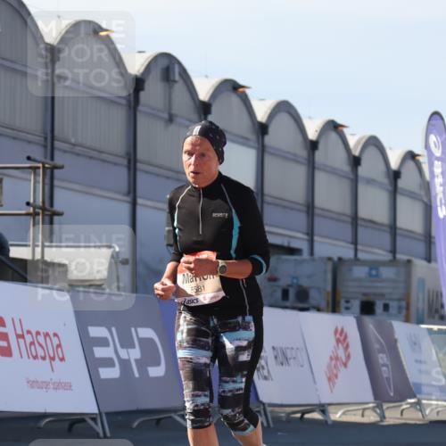 03.10.2025 - Köhlbrandbrückenlauf Luisa Fischer http://msf.ph/oto/9046333 03.10.2025 13:48:45 Ziel 8871, 5581 meine-sportfotos.de
