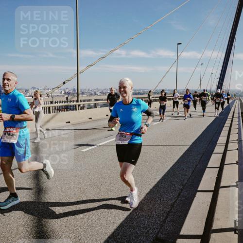03.10.2025 - Köhlbrandbrückenlauf Michael Burmester http://msf.ph/oto/9046336 03.10.2025 12:28:50 Position 1 6228, 6227 meine-sportfotos.de