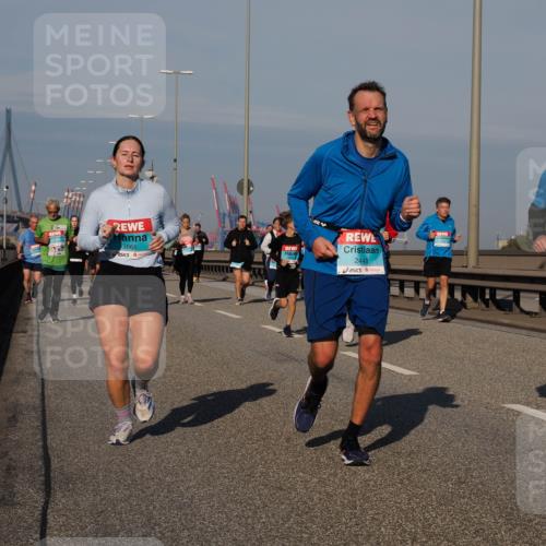 03.10.2025 - Köhlbrandbrückenlauf Fabian Wolf http://msf.ph/oto/9046344 03.10.2025 09:58:26 Position 3 3668, 2448, 3229 meine-sportfotos.de