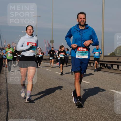 03.10.2025 - Köhlbrandbrückenlauf Fabian Wolf http://msf.ph/oto/9046348 03.10.2025 09:58:27 Position 3 3668, 2448, 3229 meine-sportfotos.de