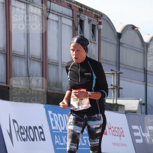 03.10.2025 - Köhlbrandbrückenlauf Luisa Fischer http://msf.ph/oto/9046351 03.10.2025 13:48:46 Ziel 7009, 8871, 5581 meine-sportfotos.de