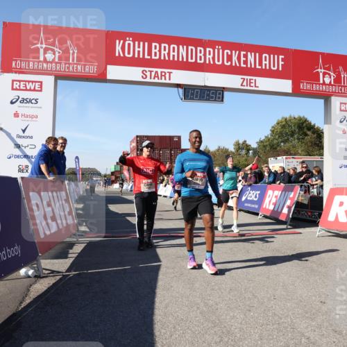 03.10.2025 - Köhlbrandbrückenlauf Lena Gebhardt http://msf.ph/oto/9046352 03.10.2025 13:01:59 Ziel 4025, 4118, 4162, 4206, 4258, 4543, 4907, 5692, 5703, 5718, 5739, 6235, 6461 meine-sportfotos.de