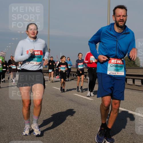 03.10.2025 - Köhlbrandbrückenlauf Fabian Wolf http://msf.ph/oto/9046366 03.10.2025 09:58:27 Position 3 8668, 3219, 2448 meine-sportfotos.de