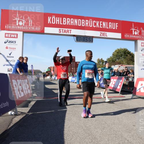 03.10.2025 - Köhlbrandbrückenlauf Lena Gebhardt http://msf.ph/oto/9046367 03.10.2025 13:01:59 Ziel 4025, 4118, 4162, 4206, 4258, 4543, 4907, 5692, 5703, 5718, 5739, 6235, 6461 meine-sportfotos.de