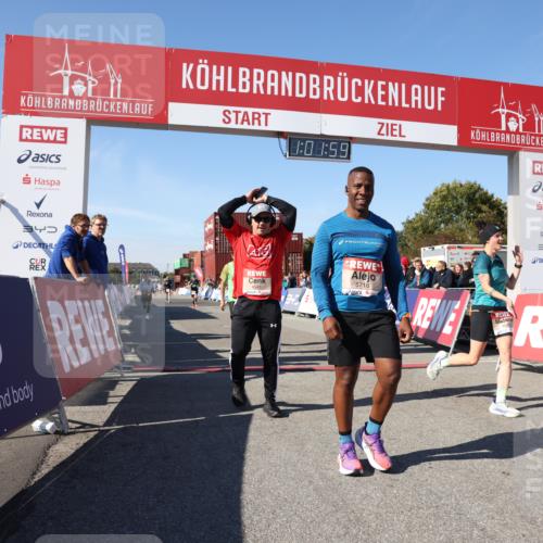 03.10.2025 - Köhlbrandbrückenlauf Lena Gebhardt http://msf.ph/oto/9046378 03.10.2025 13:02:00 Ziel 4025, 4118, 4162, 4206, 4258, 4543, 4907, 5692, 5703, 5718, 6032, 6235, 6461 meine-sportfotos.de