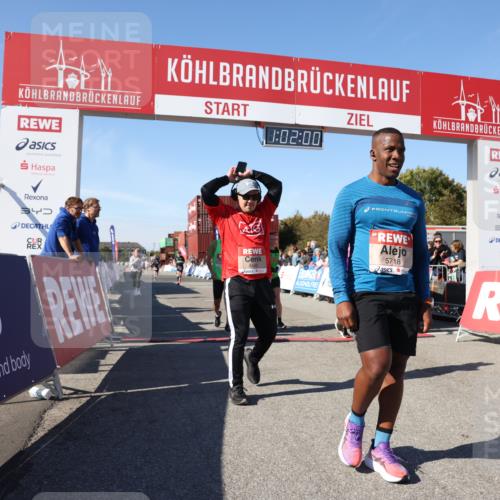 03.10.2025 - Köhlbrandbrückenlauf Lena Gebhardt http://msf.ph/oto/9046389 03.10.2025 13:02:00 Ziel 4025, 4118, 4162, 4206, 4258, 4543, 4907, 5692, 5703, 5718, 6032, 6235, 6461 meine-sportfotos.de