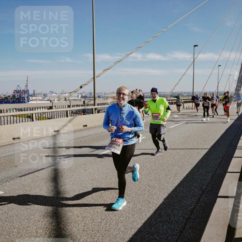03.10.2025 - Köhlbrandbrückenlauf Michael Burmester http://msf.ph/oto/9046398 03.10.2025 12:28:55 Position 1 145 meine-sportfotos.de