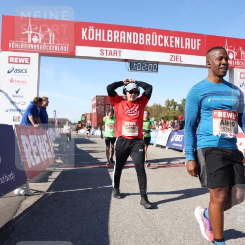 03.10.2025 - Köhlbrandbrückenlauf Lena Gebhardt http://msf.ph/oto/9046399 03.10.2025 13:02:00 Ziel 4025, 4118, 4162, 4206, 4258, 4543, 4907, 5692, 5703, 5718, 6032, 6235, 6461 meine-sportfotos.de