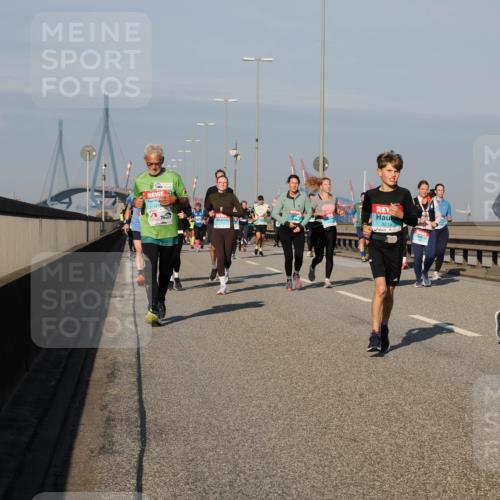 03.10.2025 - Köhlbrandbrückenlauf Fabian Wolf http://msf.ph/oto/9046401 03.10.2025 09:58:29 Position 3 3219, 3220 meine-sportfotos.de