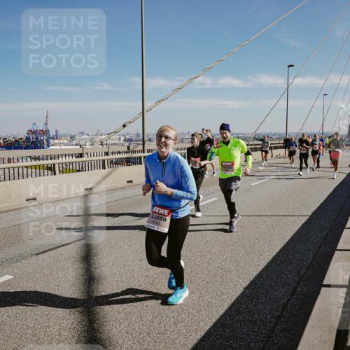 03.10.2025 - Köhlbrandbrückenlauf Michael Burmester http://msf.ph/oto/9046403 03.10.2025 12:28:56 Position 1 5145 meine-sportfotos.de