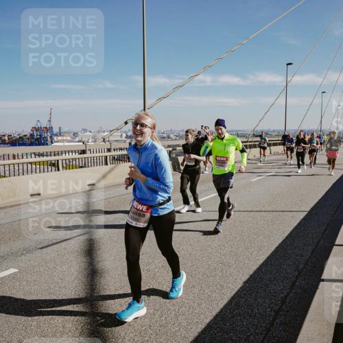 03.10.2025 - Köhlbrandbrückenlauf Michael Burmester http://msf.ph/oto/9046410 03.10.2025 12:28:56 Position 1 5145 meine-sportfotos.de