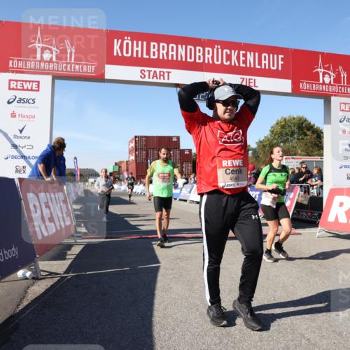 03.10.2025 - Köhlbrandbrückenlauf Lena Gebhardt http://msf.ph/oto/9046416 03.10.2025 13:02:01 Ziel 4025, 4118, 4162, 4206, 4258, 4543, 4907, 5692, 5703, 5718, 6032, 6235, 6461 meine-sportfotos.de