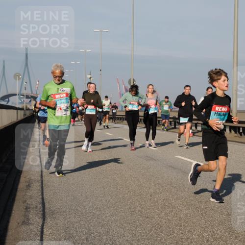 03.10.2025 - Köhlbrandbrückenlauf Fabian Wolf http://msf.ph/oto/9046433 03.10.2025 09:58:31 Position 3 1276, 2219, 3220 meine-sportfotos.de