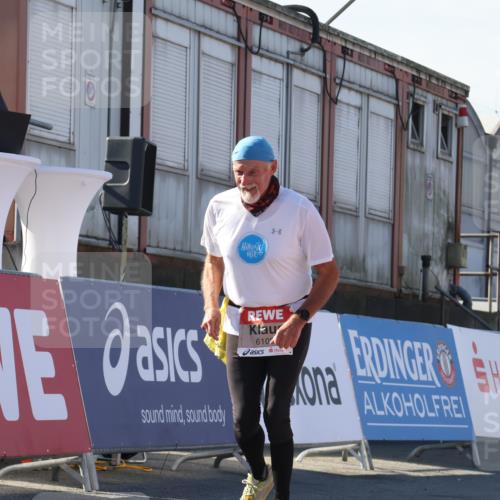 03.10.2025 - Köhlbrandbrückenlauf Luisa Fischer http://msf.ph/oto/9046443 03.10.2025 13:49:24 Ziel 5736, 6102 meine-sportfotos.de