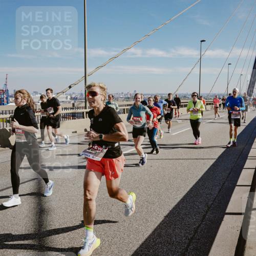 03.10.2025 - Köhlbrandbrückenlauf Michael Burmester http://msf.ph/oto/9046461 03.10.2025 12:29:00 Position 1  meine-sportfotos.de