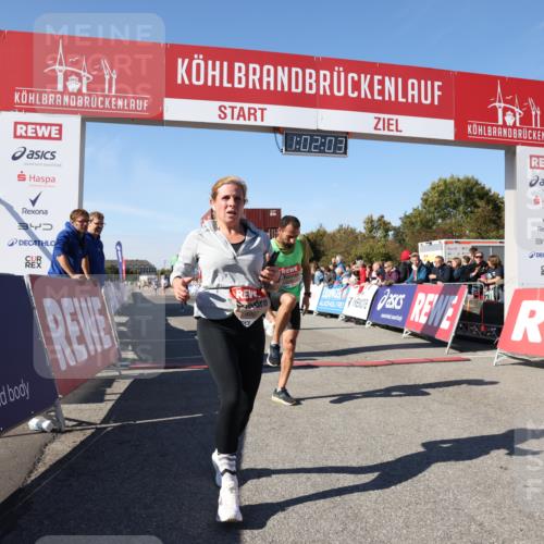 03.10.2025 - Köhlbrandbrückenlauf Lena Gebhardt http://msf.ph/oto/9046466 03.10.2025 13:02:04 Ziel 4025, 4118, 4162, 4206, 4258, 4543, 4907, 5703, 5718, 6032, 6235, 6461 meine-sportfotos.de
