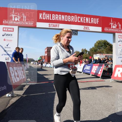 03.10.2025 - Köhlbrandbrückenlauf Lena Gebhardt http://msf.ph/oto/9046478 03.10.2025 13:02:04 Ziel 4025, 4118, 4162, 4206, 4258, 4543, 4907, 5703, 5718, 6032, 6235, 6461 meine-sportfotos.de