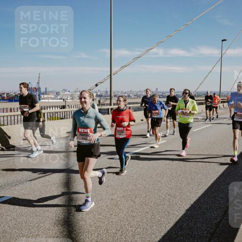 03.10.2025 - Köhlbrandbrückenlauf Michael Burmester http://msf.ph/oto/9046482 03.10.2025 12:29:01 Position 1 4642 meine-sportfotos.de