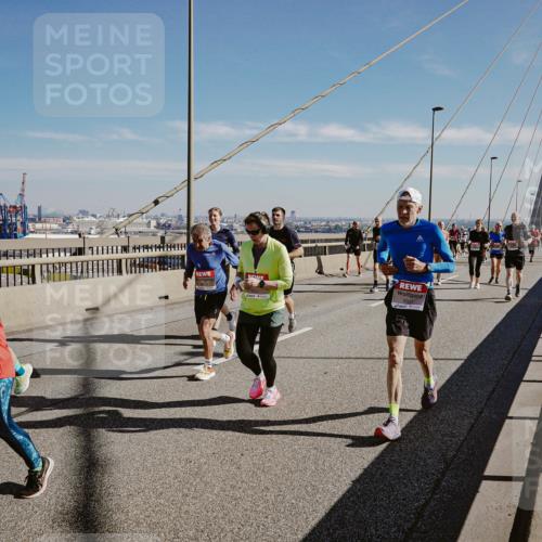 03.10.2025 - Köhlbrandbrückenlauf Michael Burmester http://msf.ph/oto/9046492 03.10.2025 12:29:01 Position 1 69 meine-sportfotos.de