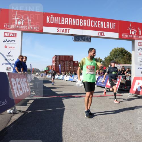 03.10.2025 - Köhlbrandbrückenlauf Lena Gebhardt http://msf.ph/oto/9046505 03.10.2025 13:02:05 Ziel 4025, 4118, 4162, 4206, 4258, 4543, 4907, 5703, 5718, 6032, 6235, 6461 meine-sportfotos.de