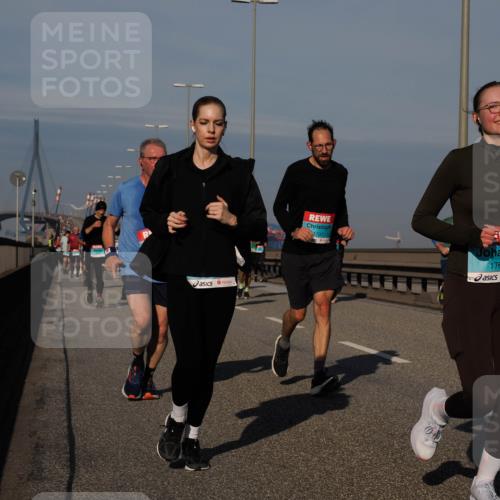 03.10.2025 - Köhlbrandbrückenlauf Fabian Wolf http://msf.ph/oto/9046536 03.10.2025 09:58:35 Position 3 1797, 1761 meine-sportfotos.de