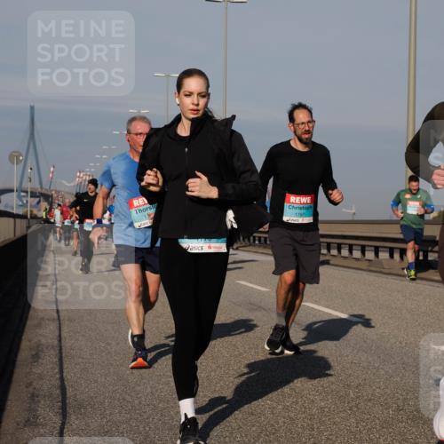03.10.2025 - Köhlbrandbrückenlauf Fabian Wolf http://msf.ph/oto/9046542 03.10.2025 09:58:35 Position 3 1797, 1761 meine-sportfotos.de