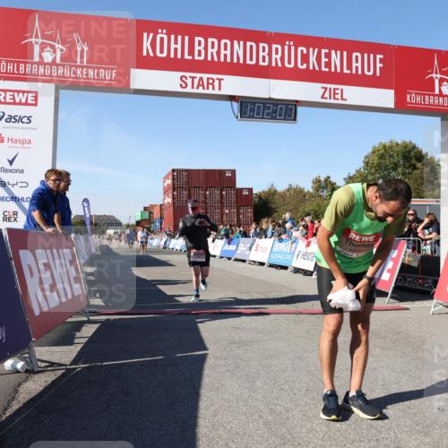 03.10.2025 - Köhlbrandbrückenlauf Lena Gebhardt http://msf.ph/oto/9046543 03.10.2025 13:02:07 Ziel 4025, 4109, 4118, 4543, 4907, 5703, 6032, 6235, 6461 meine-sportfotos.de