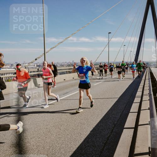 03.10.2025 - Köhlbrandbrückenlauf Michael Burmester http://msf.ph/oto/9046544 03.10.2025 12:29:06 Position 1  meine-sportfotos.de