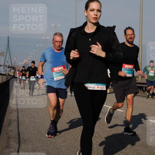 03.10.2025 - Köhlbrandbrückenlauf Fabian Wolf http://msf.ph/oto/9046563 03.10.2025 09:58:36 Position 3 1325, 1797 meine-sportfotos.de