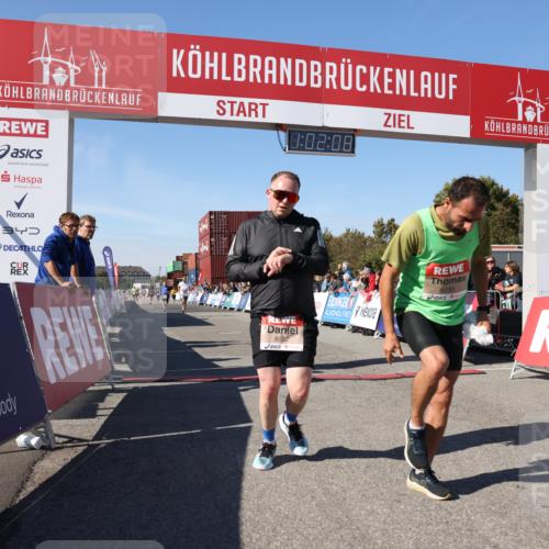 03.10.2025 - Köhlbrandbrückenlauf Lena Gebhardt http://msf.ph/oto/9046570 03.10.2025 13:02:08 Ziel 4025, 4109, 4118, 4281, 4907, 5703, 6032, 6235, 6461 meine-sportfotos.de
